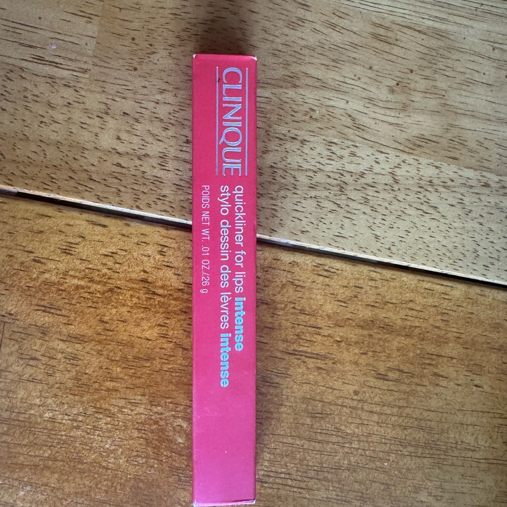 Clinique Intense Lip Liner in Bold Red